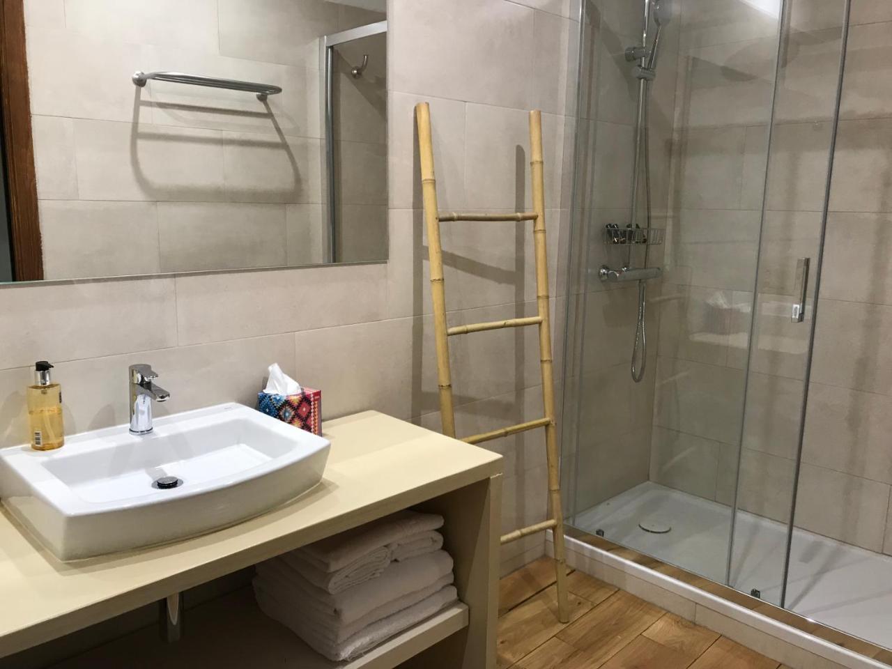 Hostal De Bianya La Vall de Bianya Εξωτερικό φωτογραφία